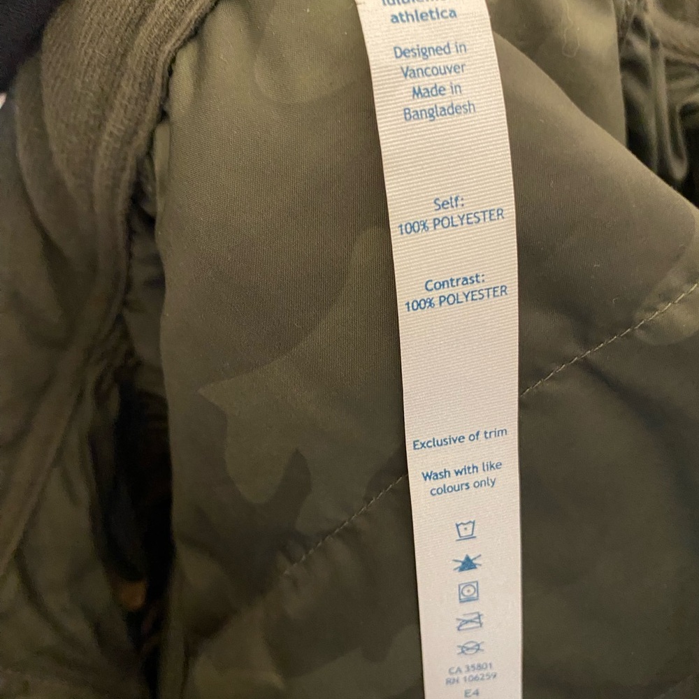 Lululemon Green Camouflage spring Fling Puffy Vest Size 8 - Picture 5 of 5
